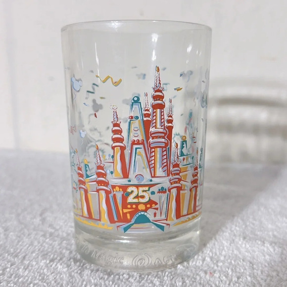 Vintage McDonalds Disney World 25th Ann Remember The Magic Castle  Donald Duck - Picture 1 of 8